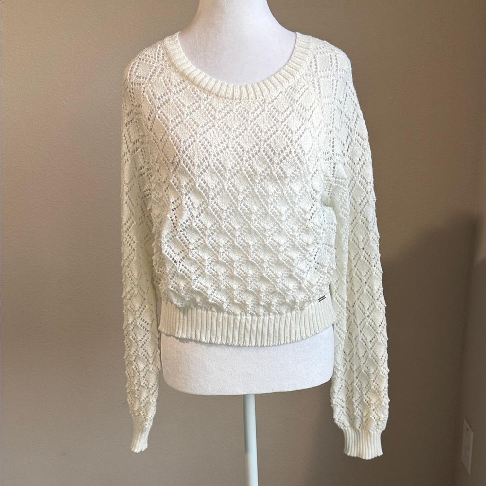 Volcom women’s white crewneck longleeve cropped sweater